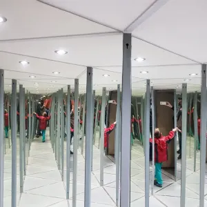 Zrcadlový labyrint ve strašidelném domě Na Rychtě Úvalno - okres Bruntál