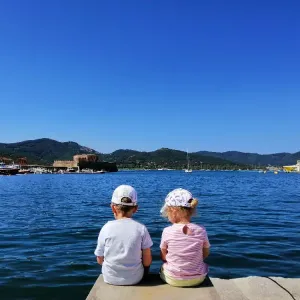 Elba s dětmi po vlastní ose - Itálie