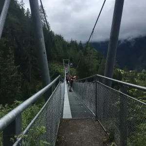 Procházka na lanový most nad Langenfeldem a zvířátka na statku Brand Alm - Rakouské Alpy