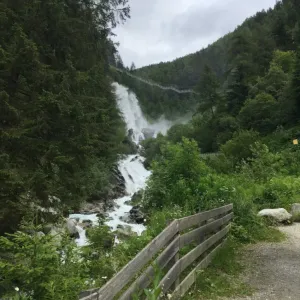 Vodopád Stuibenfall a relax na koupališti Badesee - Rakouské Alpy