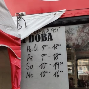 Coffee jako kafe Double decker – Praha Žižkov