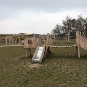 Dětské hřiště u letiště Točná - Praha