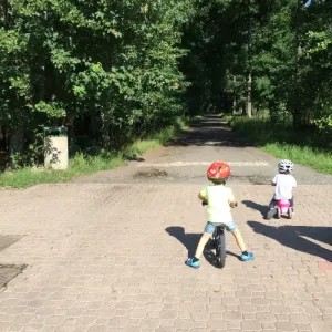 Výlet s dětmi do Klánovického lesa - hřiště, kola, odrážedla