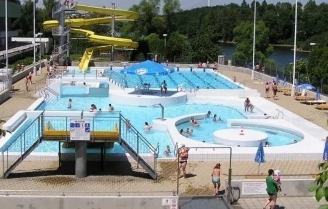 Letní areál plaveckého stadionu - Tábor
